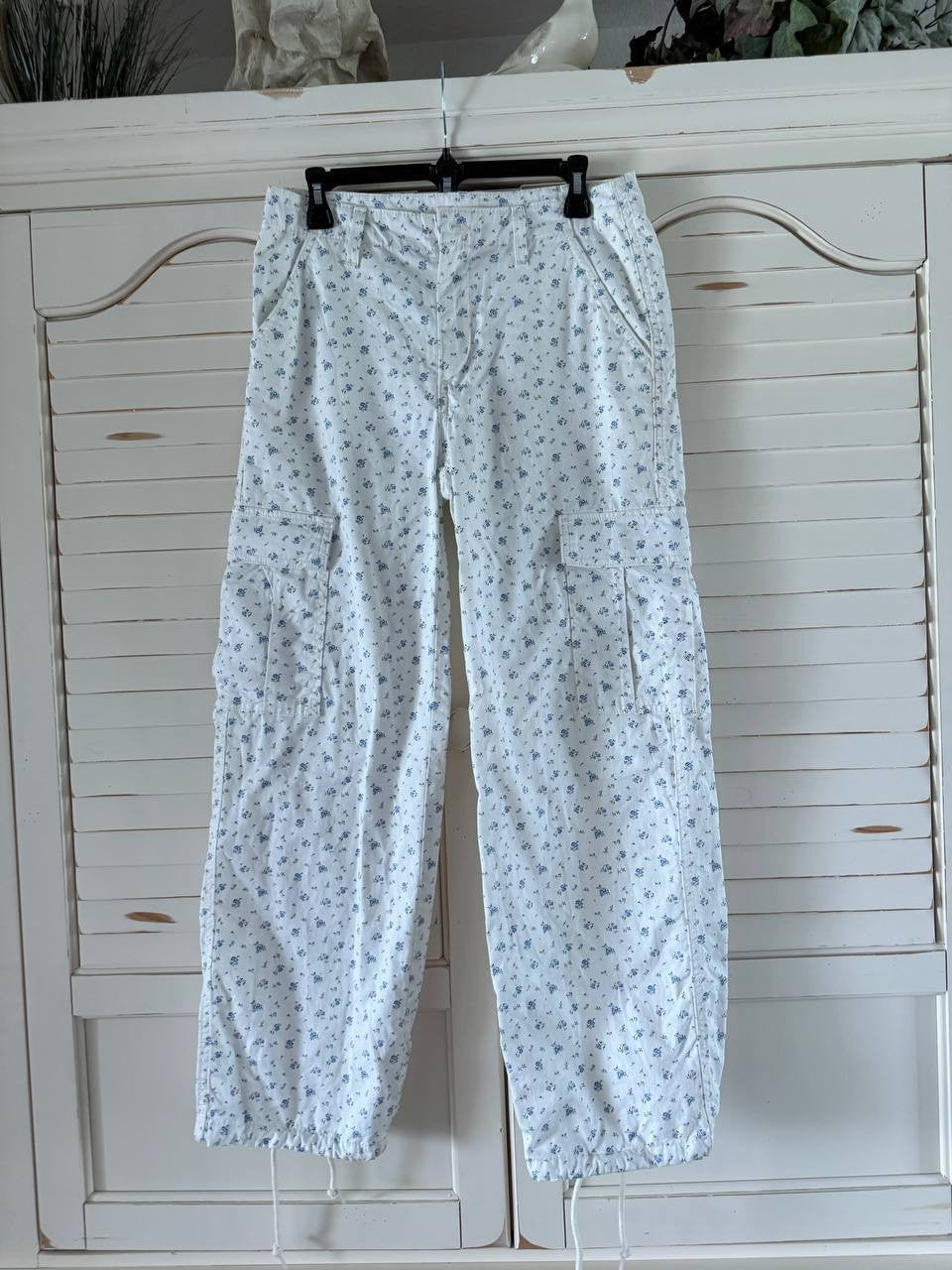 Levi's 94 Baggy Cargo Pants High Rise Wide Leg Women Size 27 Cotton Twill