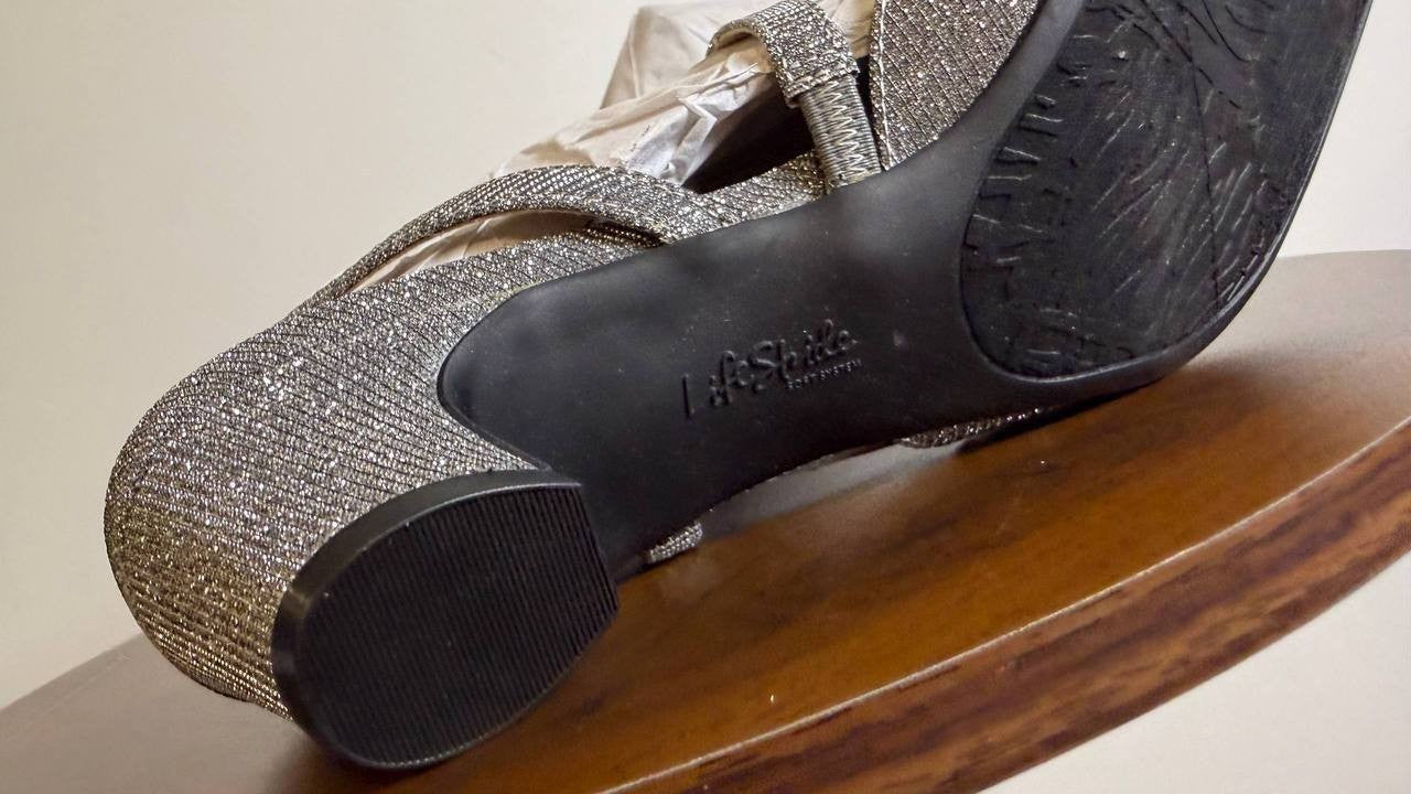 LifeStride Women’s Pumps 8.5M Pewter Fabric – New in Box – MSRP $79.99