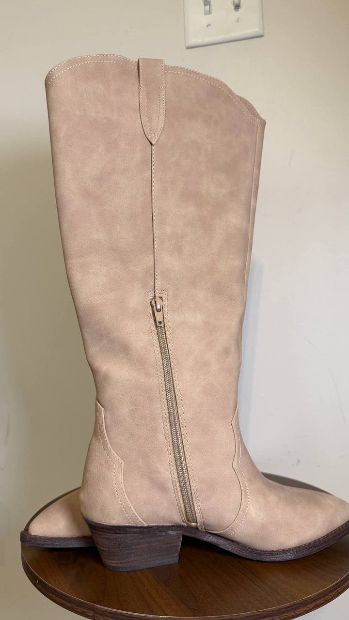 DV Dolce Vita High Boots 7.5M Dune Man‑Made New in Box MSRP $99