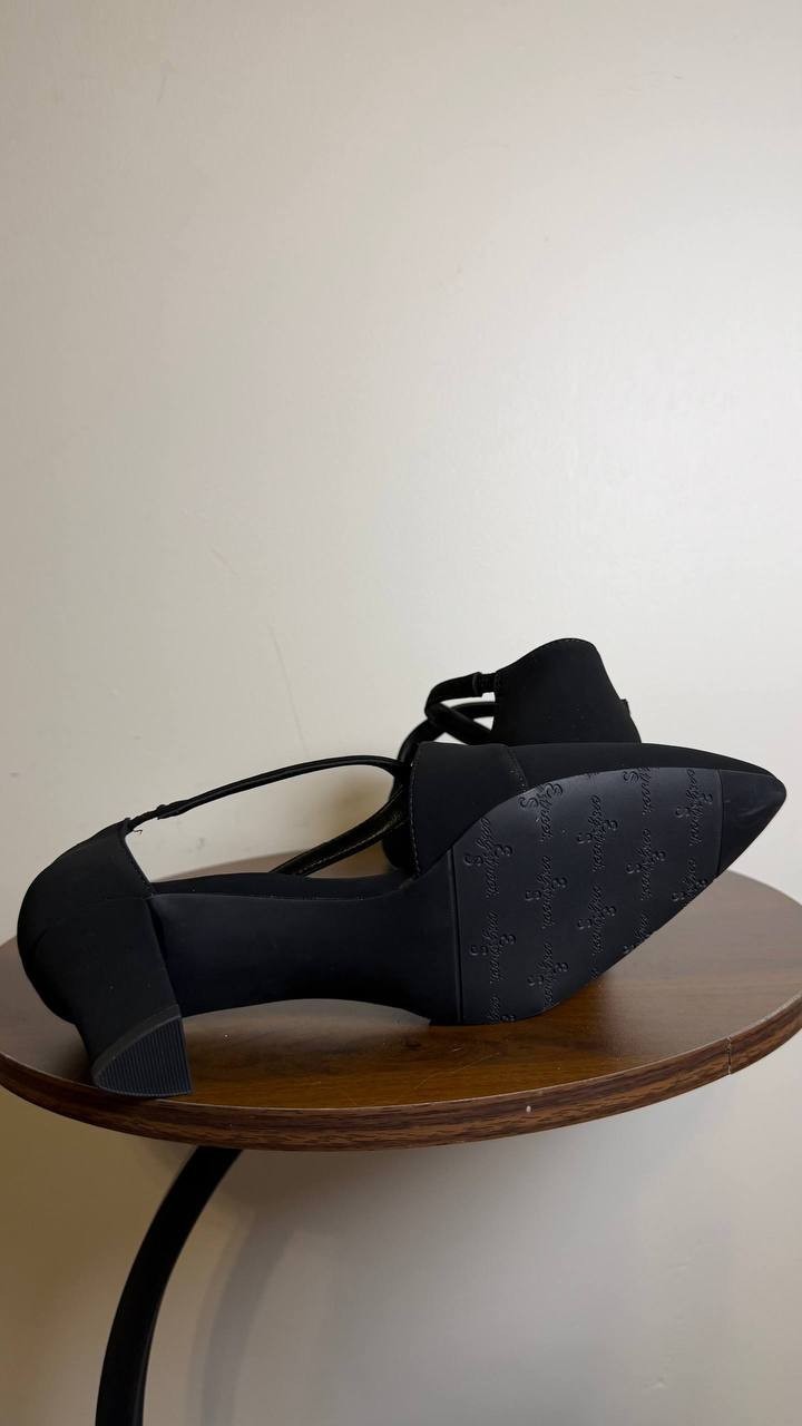 Easy Street Black Strap Front Pumps 6.5W NIB MSRP $69.99