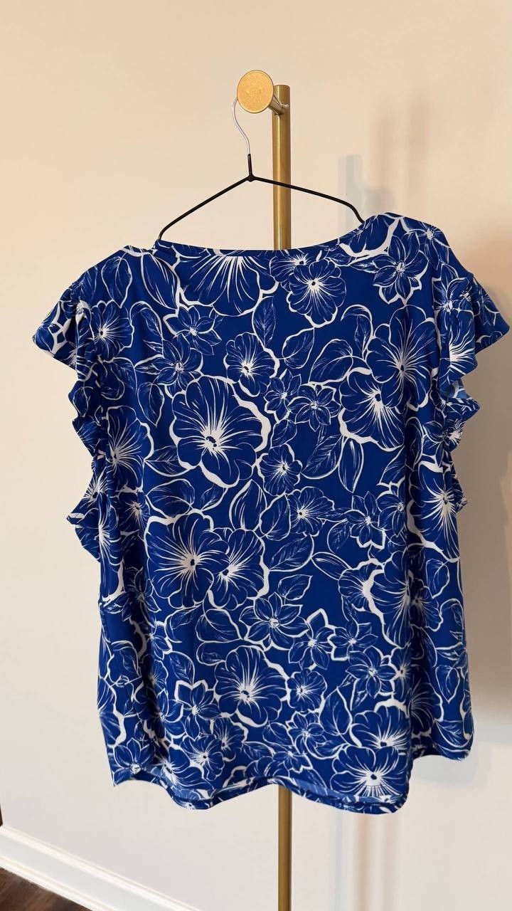 AK Anne Klein Blue Floral Blouse Short Sleeve V-Neck Ruffled Cap Size L