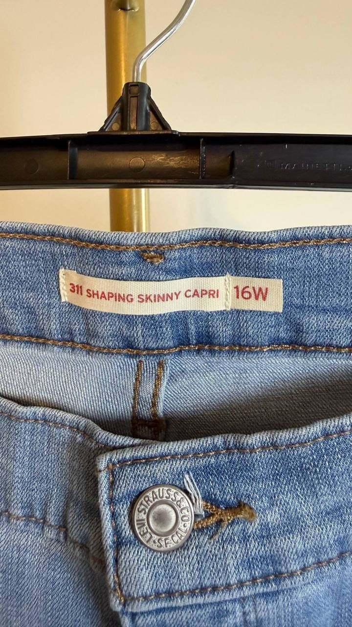 Levi’s Women’s 311™ Shaping Skinny Capri Jeans Blue Size 16W NWT $59.50