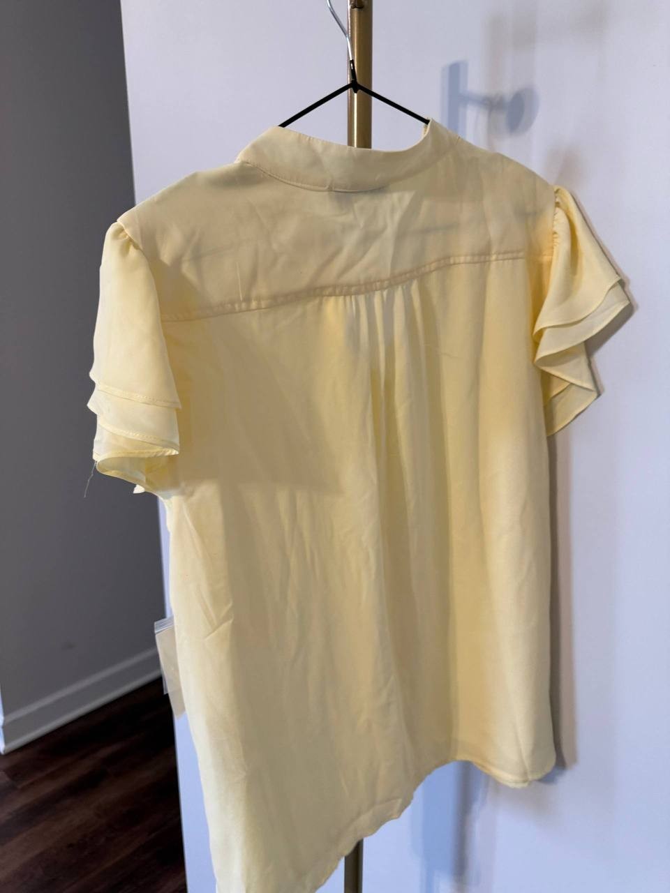 CeCe Flutter‑Sleeve Button‑Front Blouse Lemon SIZE XL NWT Minor Flaw MSRP$69