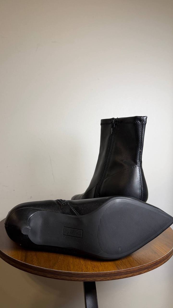 Wild Pair Mannon Heeled Booties Black Pointed Toe Women’s 8M NWB $69.90