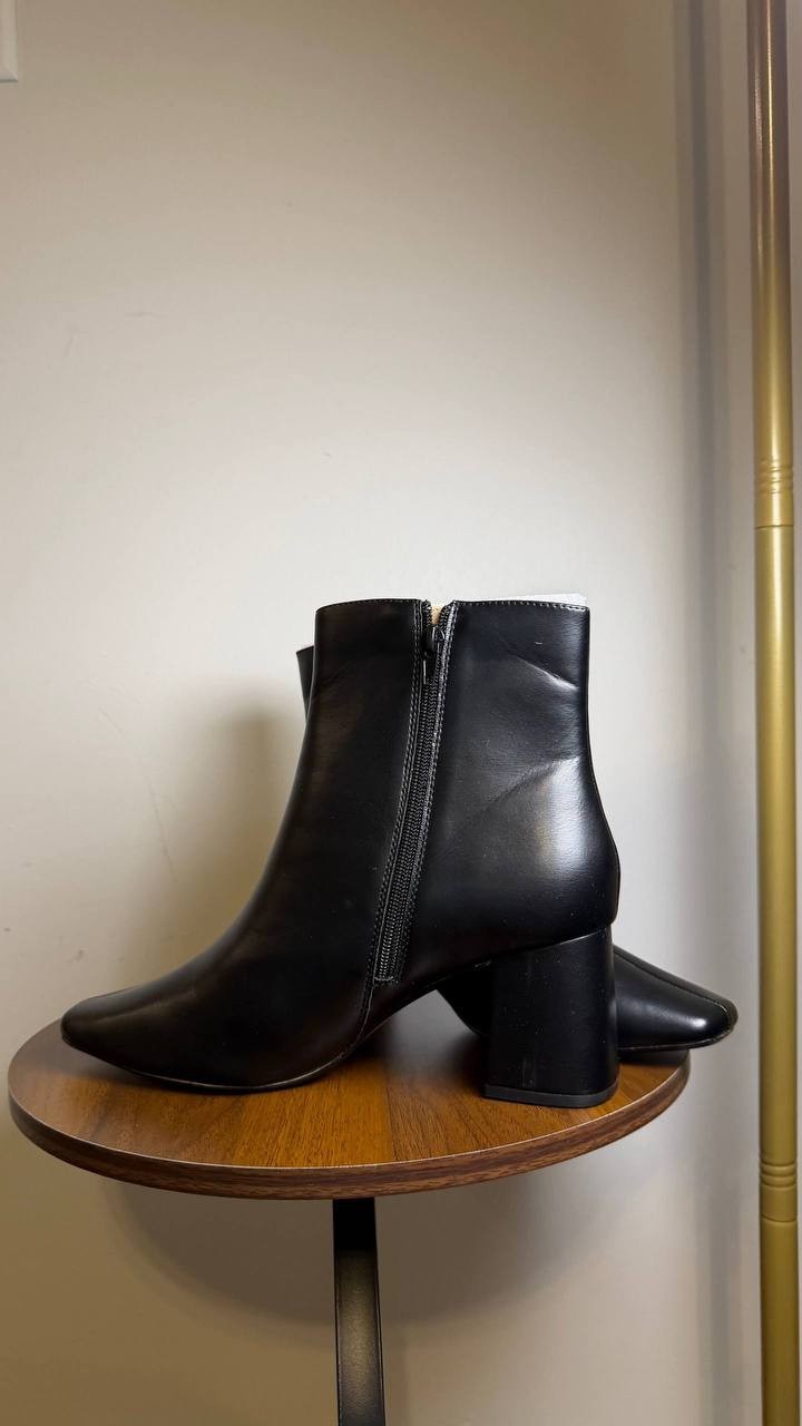Journee Collection Women’s Haylinn Block Heel Dress Booties – Black – Size 11