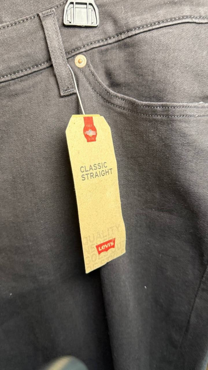 Levi’s 414 Classic Straight Leg Mid Rise Jeans Soft Black 26W NWT $59.50