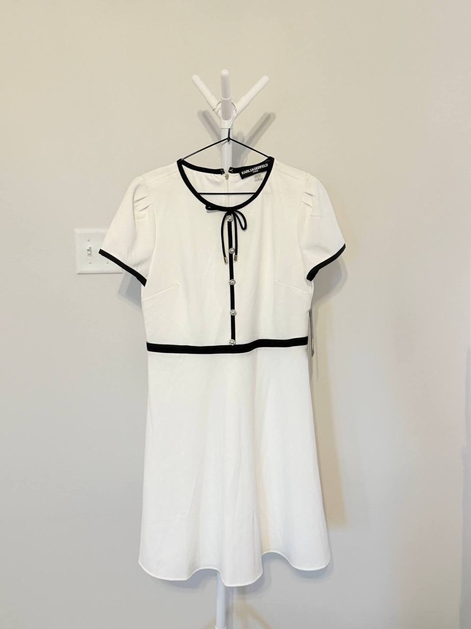 Karl Lagerfeld Paris Beaded-Button Contrast-Trim Dress – Size 10 – NWT – $139