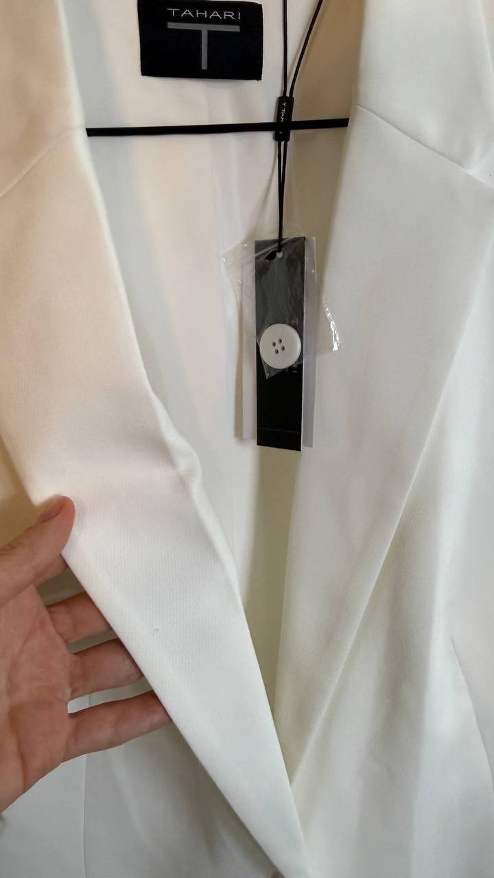 T Tahari Notch Lapel One Button Blazer White Jacket Size14 NWT snags, need wash