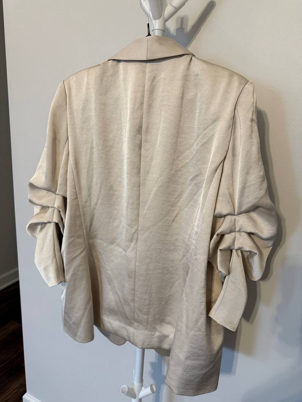 Anne Klein Ruched‑Sleeve Satin Blazer – Light Parchment – Size XL – NWT – $159