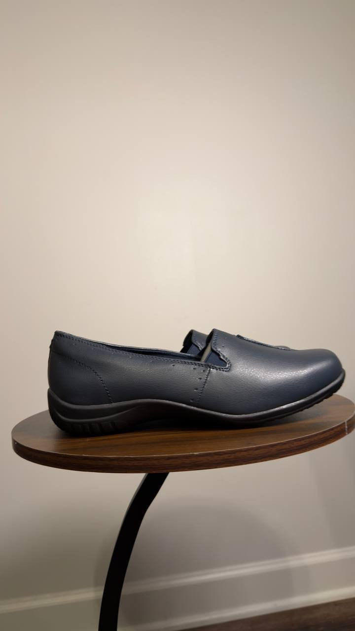 Easy  Street  Flats  Navy  9.5  W  New  $60