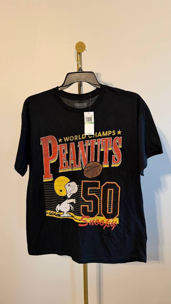 Peanuts Snoopy Football Men’s Graphic T‑Shirt Black L $20 NWT