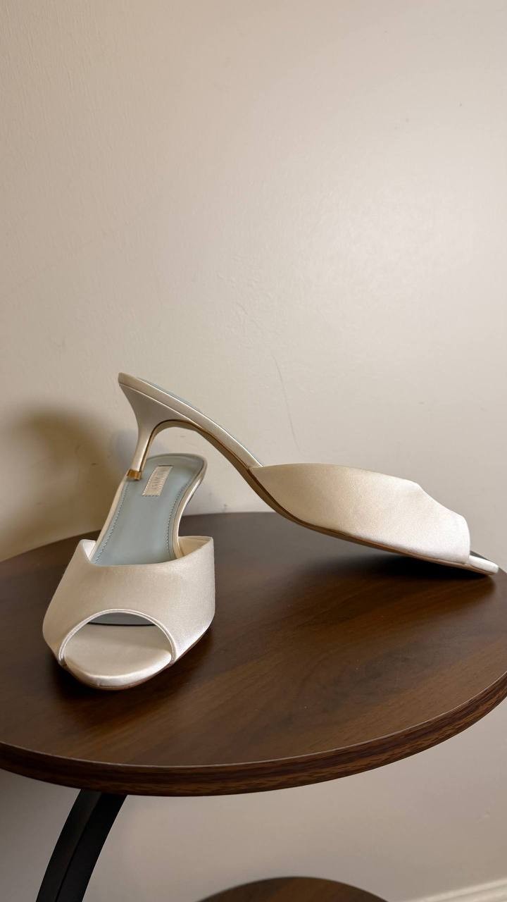 Nine West Women’s Satin Pumps 11M White Textile – New in Box MSRP $85
