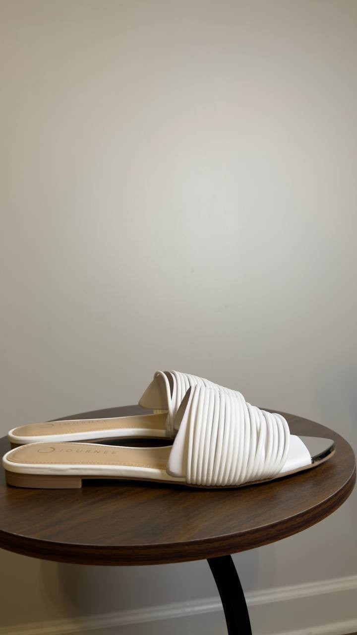 Journee Collection Slip On Sandals White 9.5 M New $65.00
