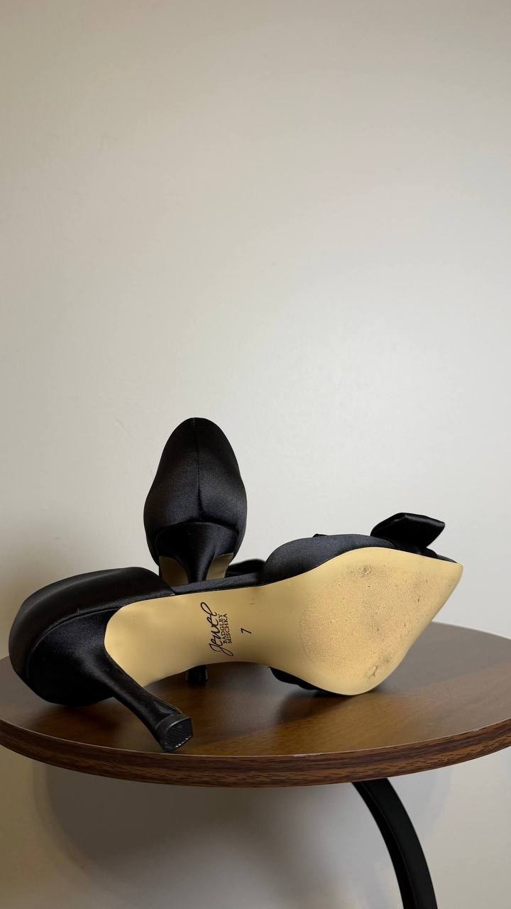 Badgley Mischka Jewel Pumps 7 Black Satin Pointed Toe Stiletto Heel NIB msrp$119