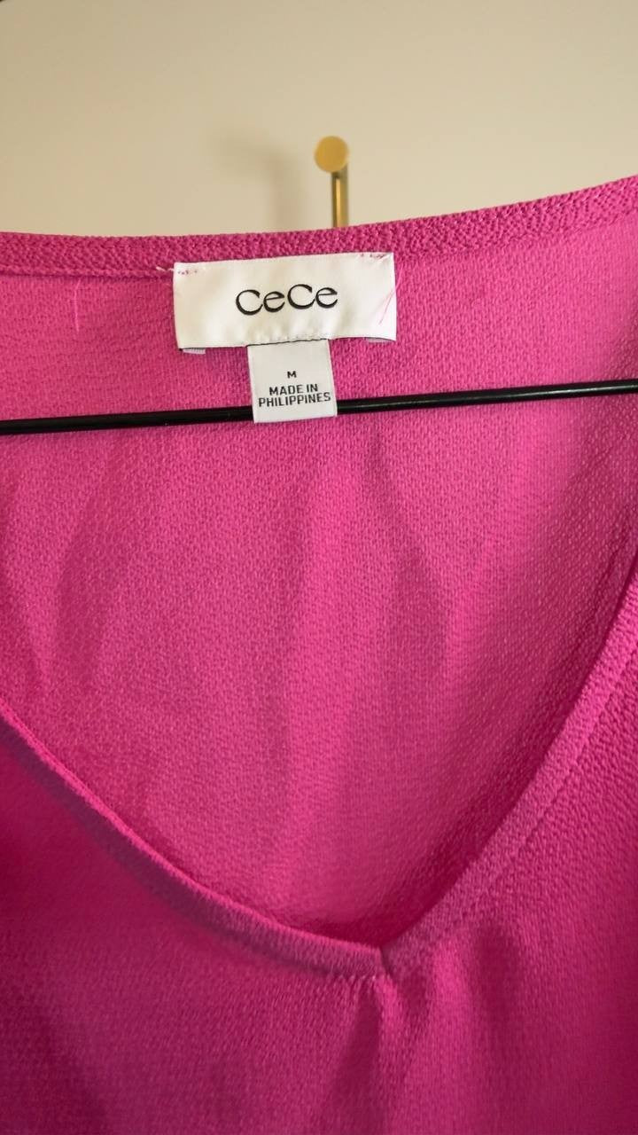 CeCe V‑Neck Elbow Sleeve Pullover Top Magenta M NWT $49