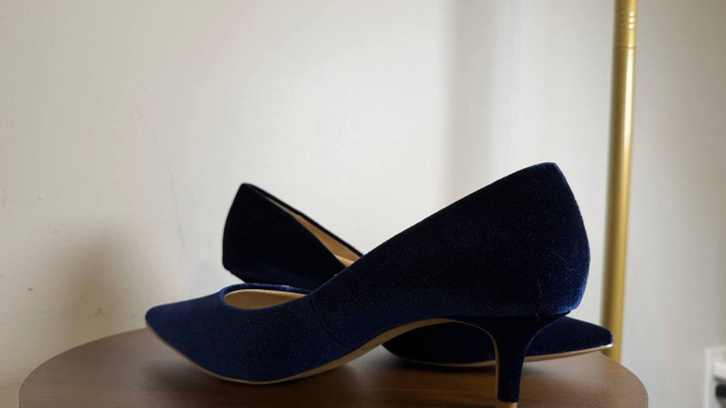 Jewel Badgley Mischka Enola Velvet Kitten Heel Pumps Navy Women’s 8 NWB $99
