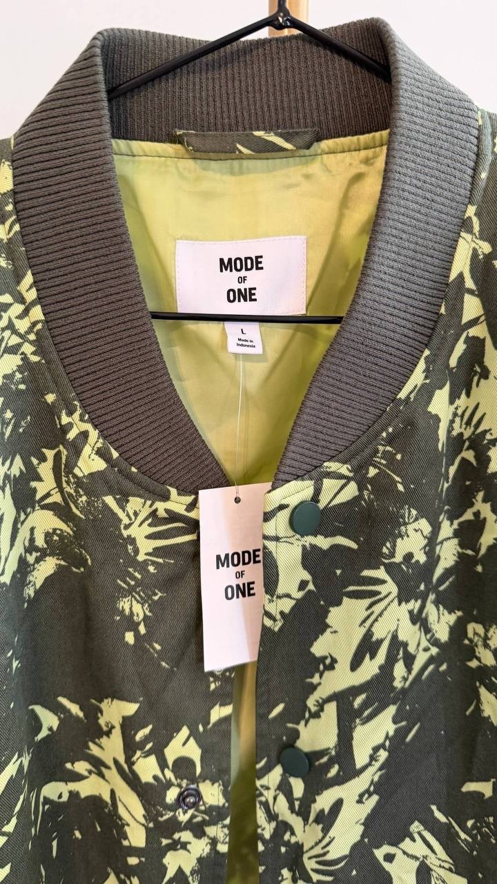 Mode of One Men’s Abstracted Floral Printed Bomber Jacket Regular Fit L $139.50