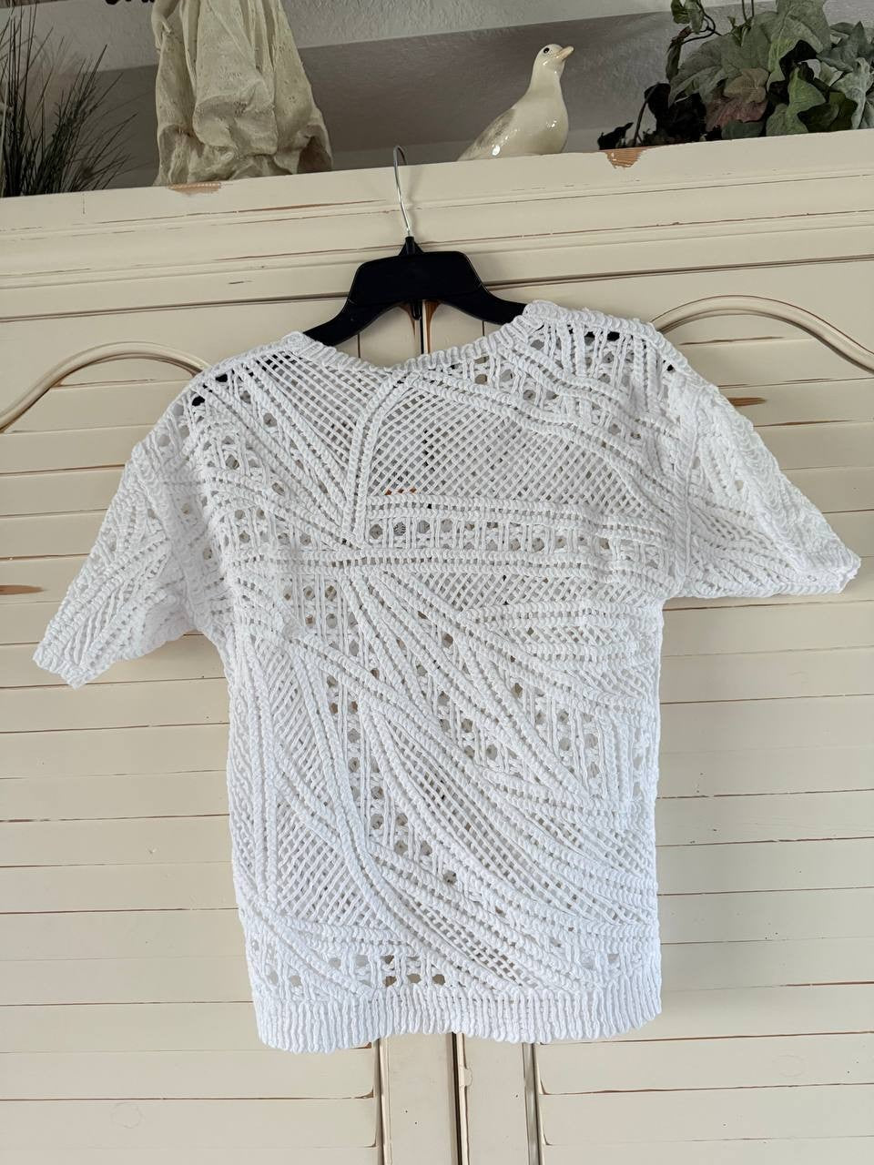 DKNY White Cotton Crochet Short Sleeve Top – Size L – NWT