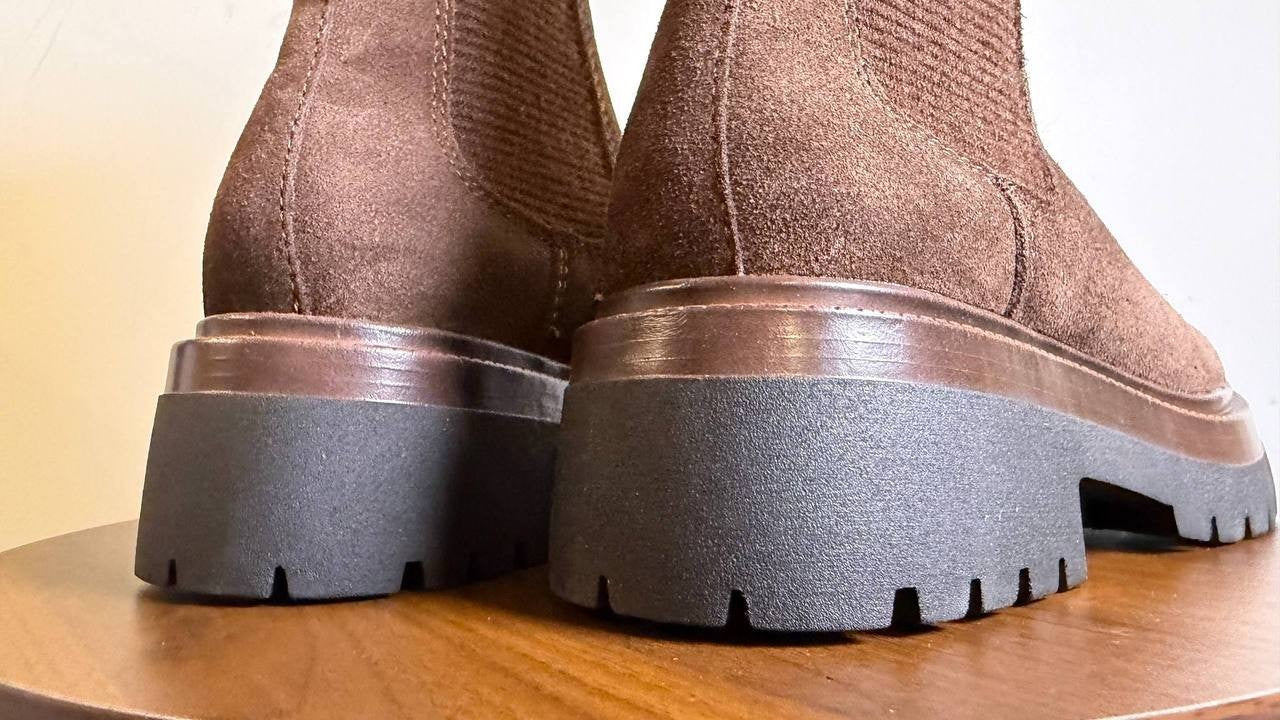 Steve Madden Brown Suede Chelsea Booties 9M New in Box Comfort Casual Style