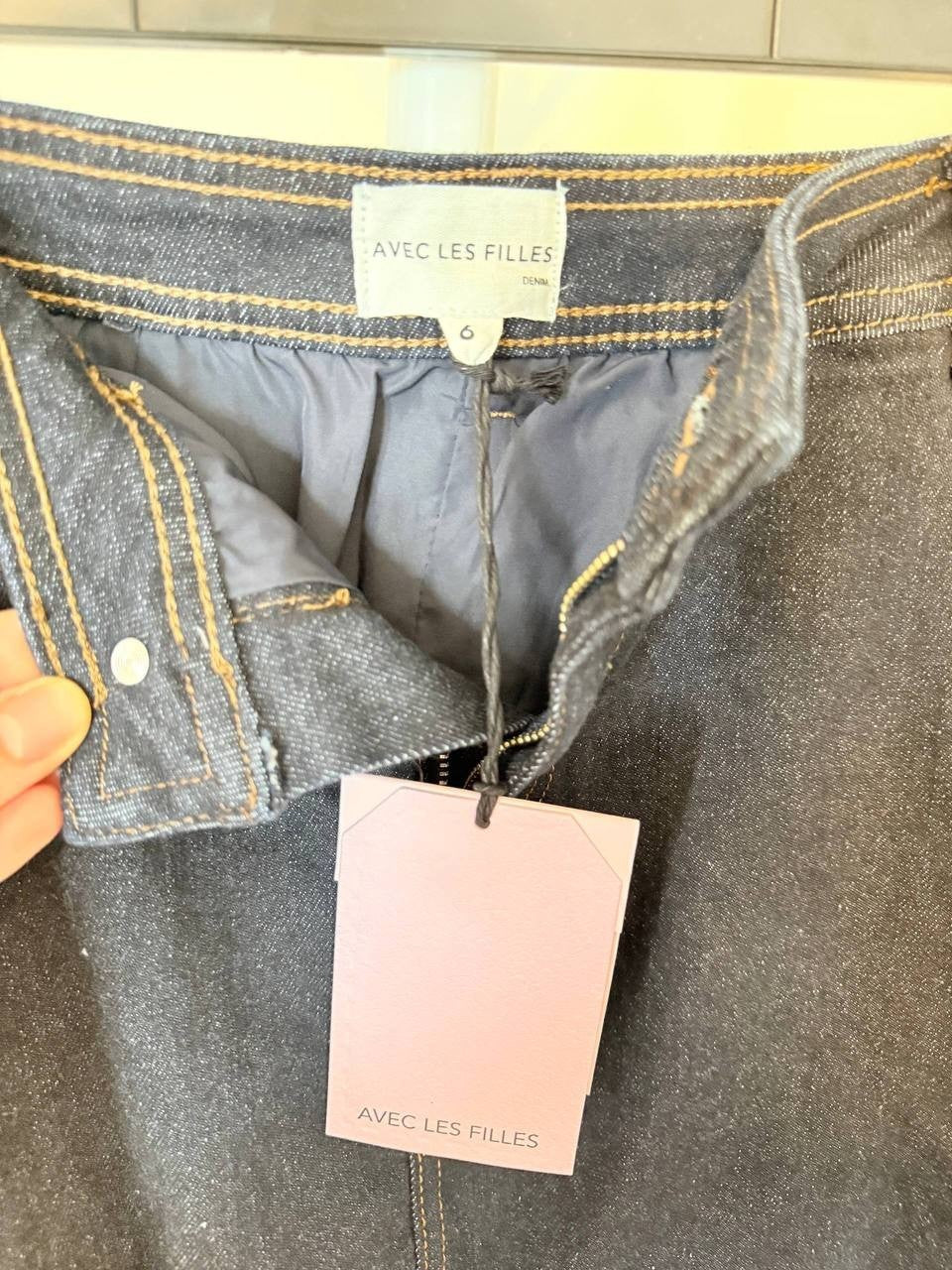 Avec Les Filles Dark Rinse Denim Bubble Mini Skirt – Size 6 – NWT – $98