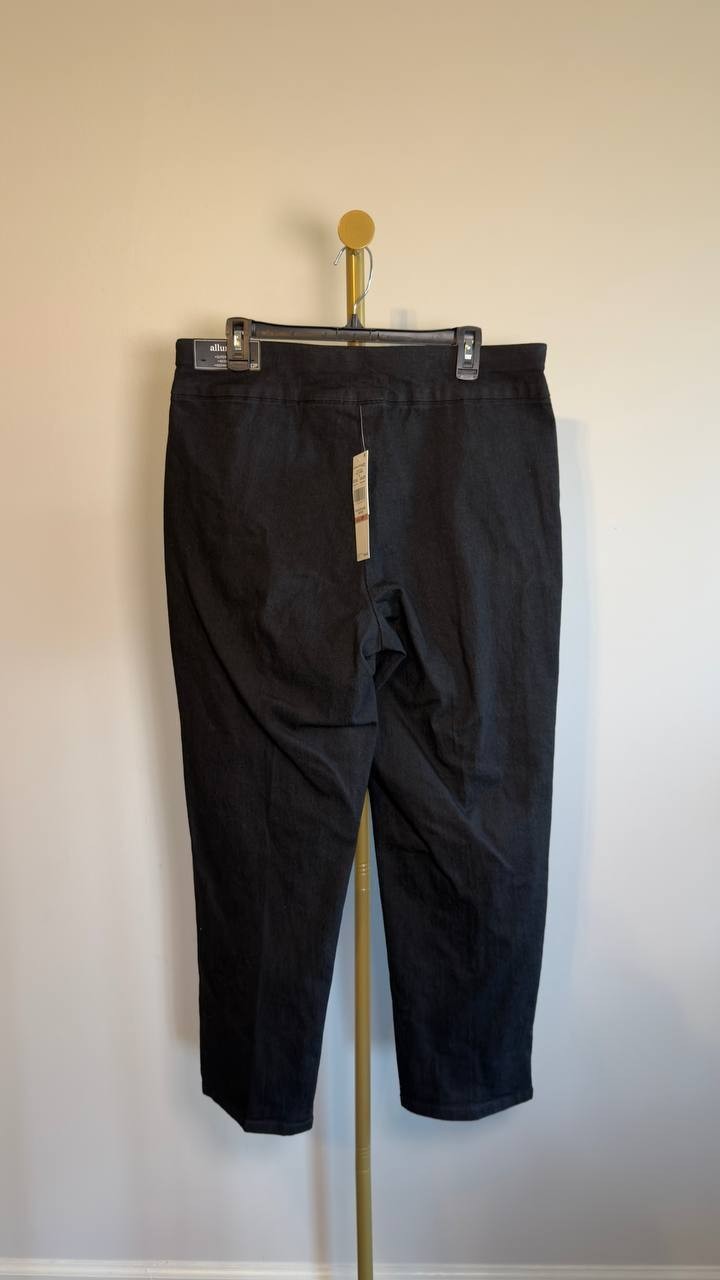 Alfred Dunner Missy Classics Proportioned Short Pant Black 12P NWT $59.50