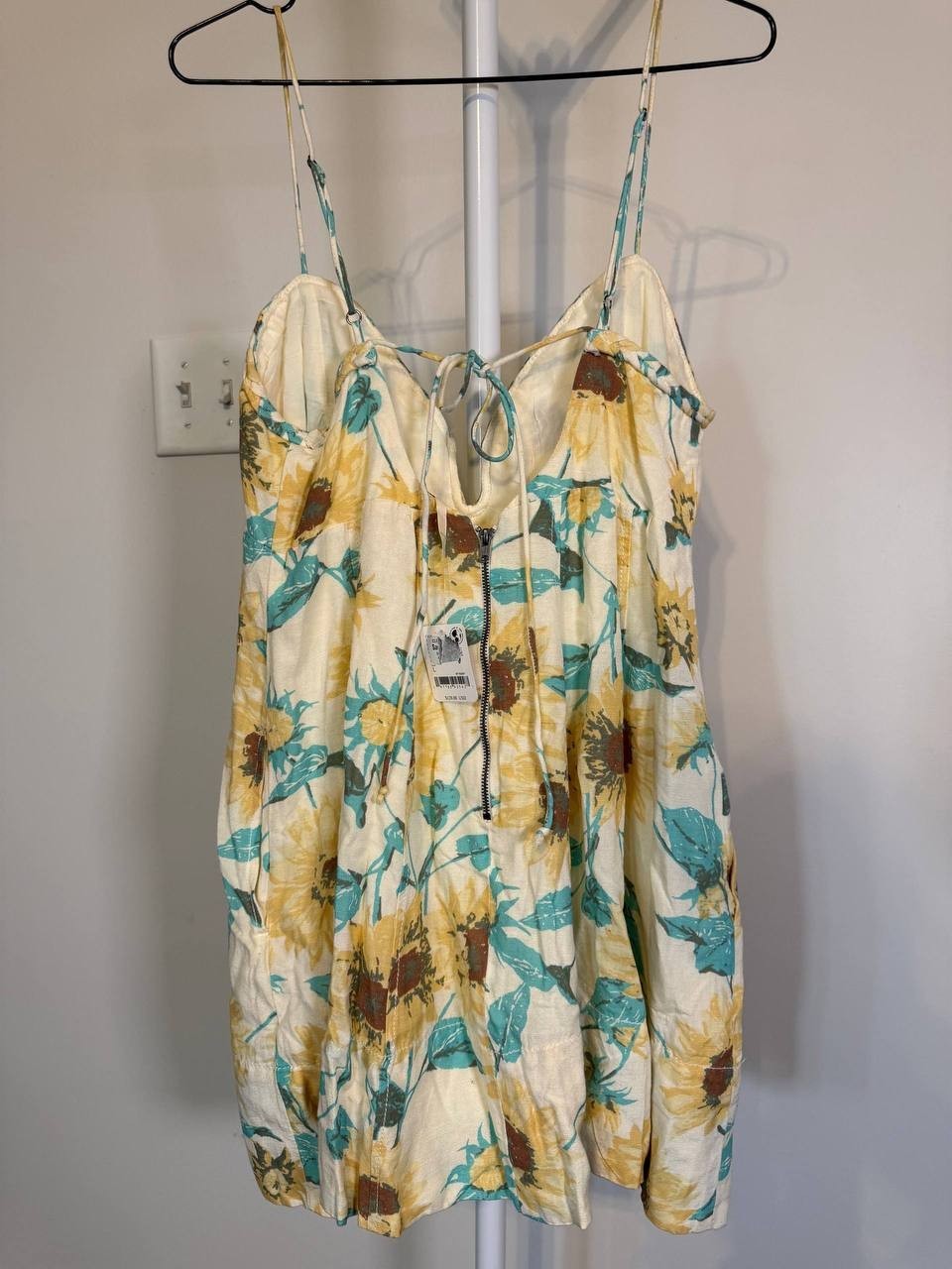 Free People Altura Floral  Mini Dress –Size L–NWT– $128-Small Inside Fabric Pull