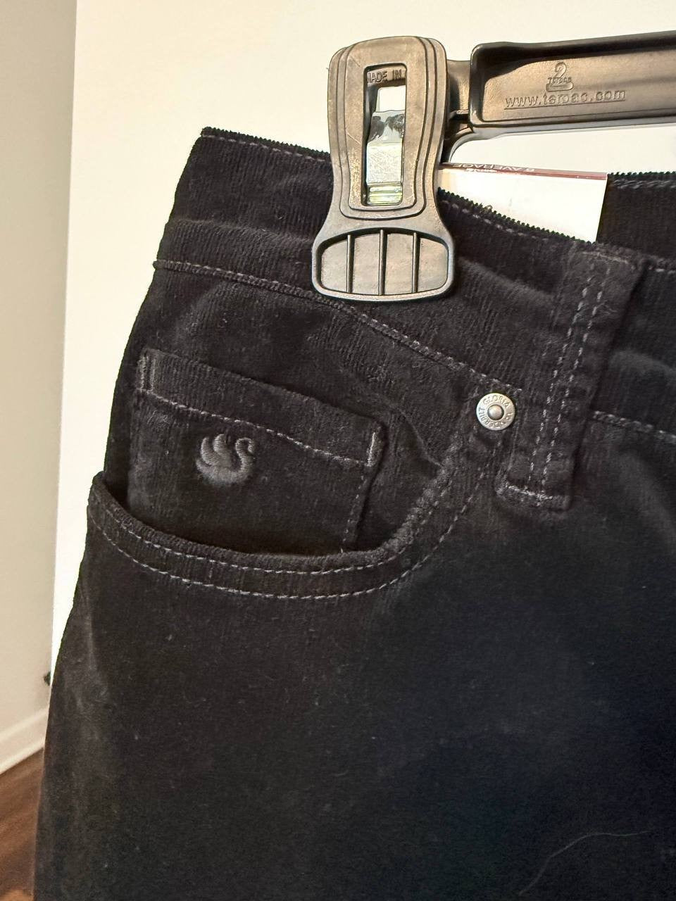 Gloria Vanderbilt Amanda Corduroy Casual Pants – Size 6 – NWT – $54