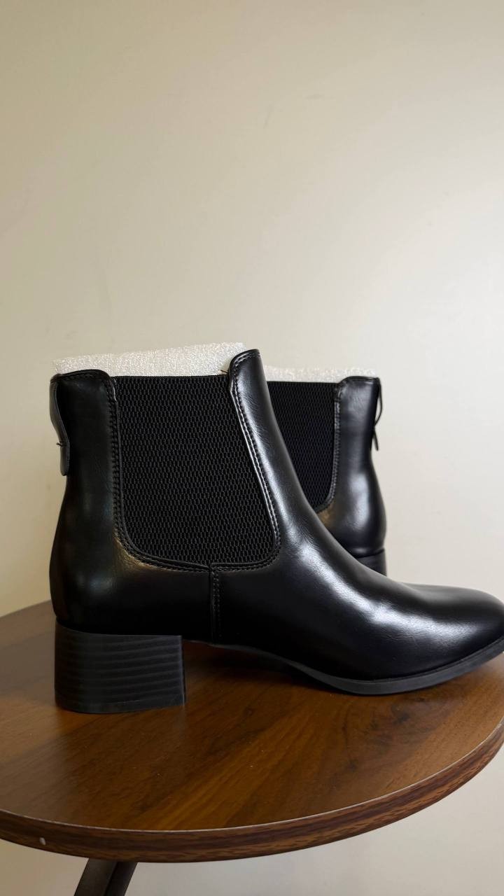 Journee Collection Chayse Bootie Black Women’s 8M Vegan Chelsea Pull‑On NWB $108