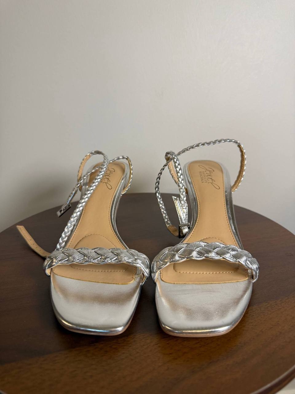 Badgley Mischka Nyx Ankle‑Strap Sandals – Silver Leather – Size 6.5 – New in Box