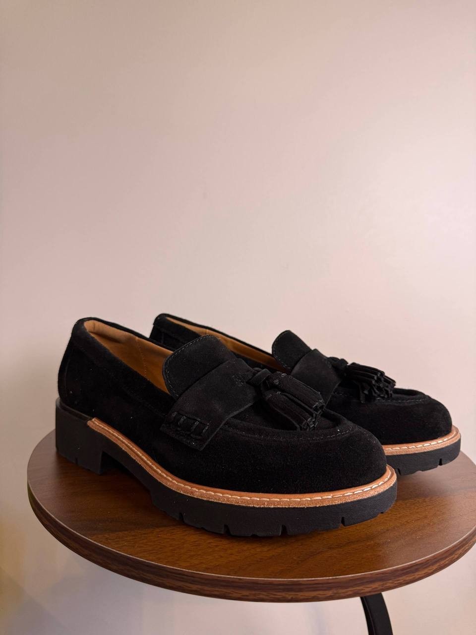 Earth Zimm Tassel Lug Loafers – Black Suede – Size 7.5M – New in Box