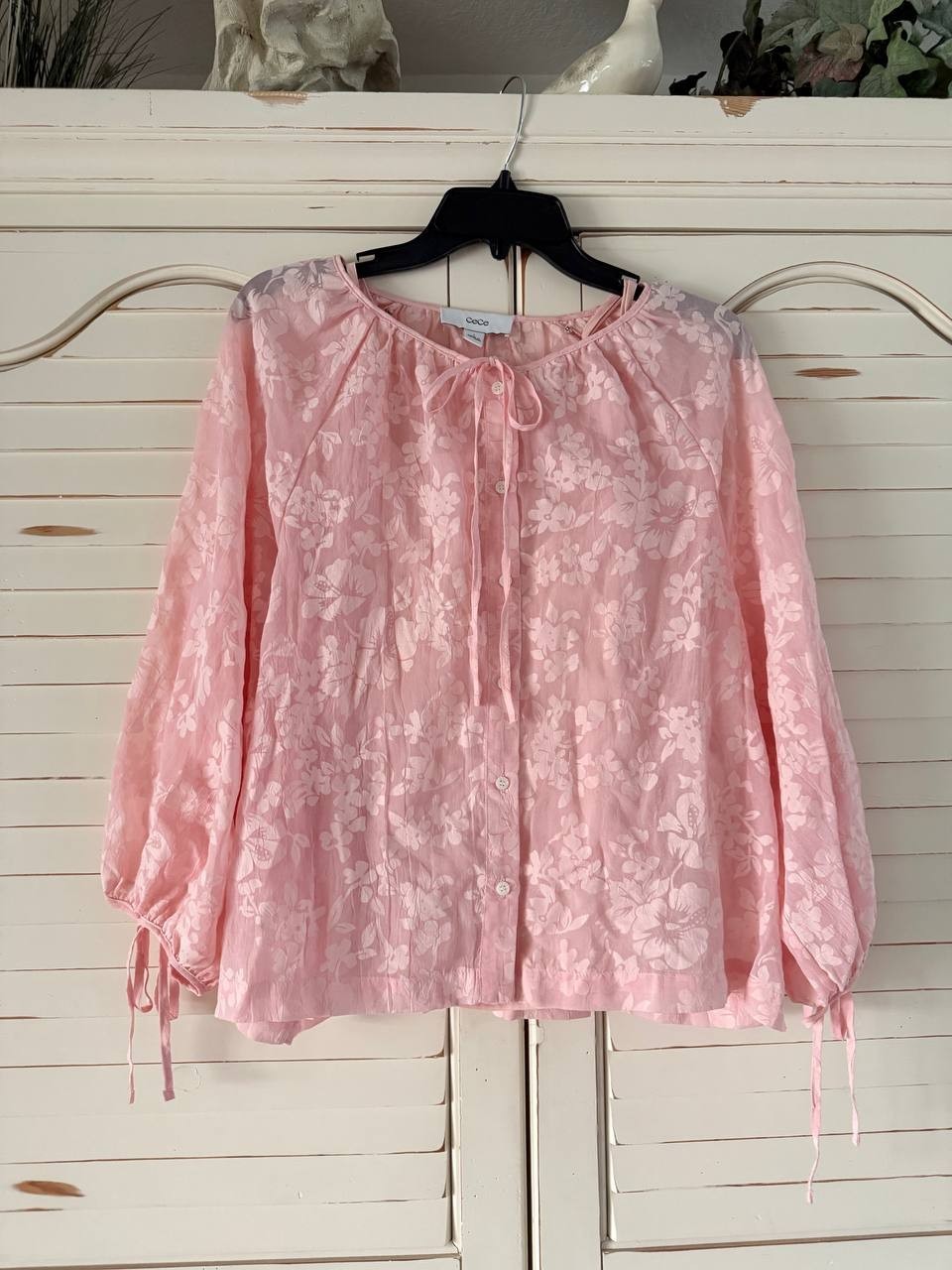 CeCe Blouse L Sugar Peach Floral Lace Puff Sleeve Button Front Feminine NWT