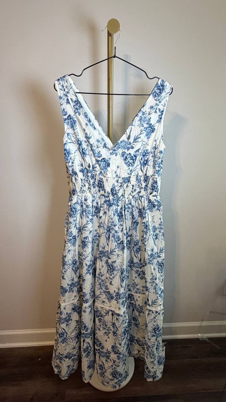Taylor Women’s V‑Neck Floral Fit & Flare Dress Blue/White Size 12 NWOT $139