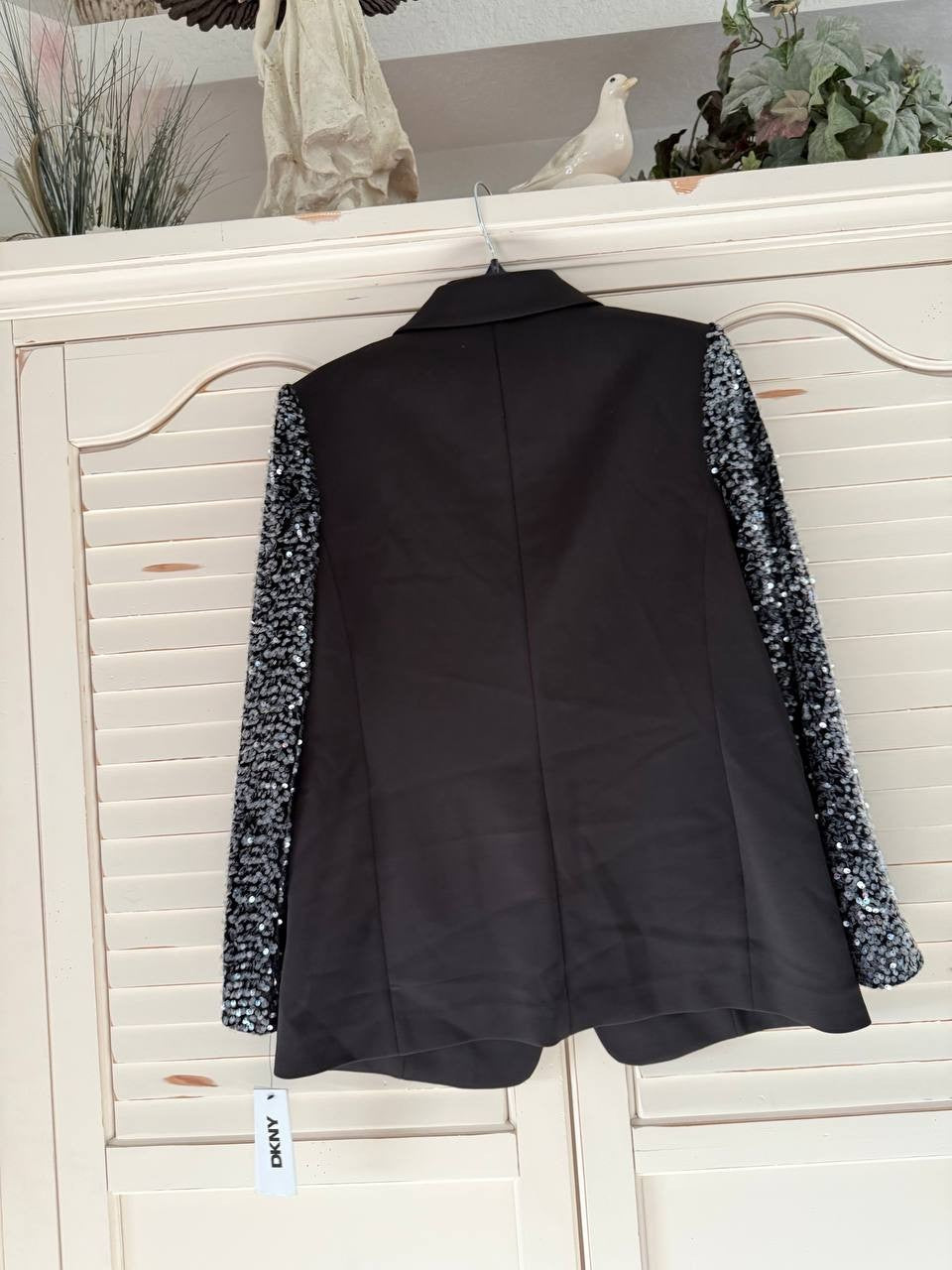 DKNY Sequinned-Sleeve Blazer – Size 6 – NWT – Black Single Button