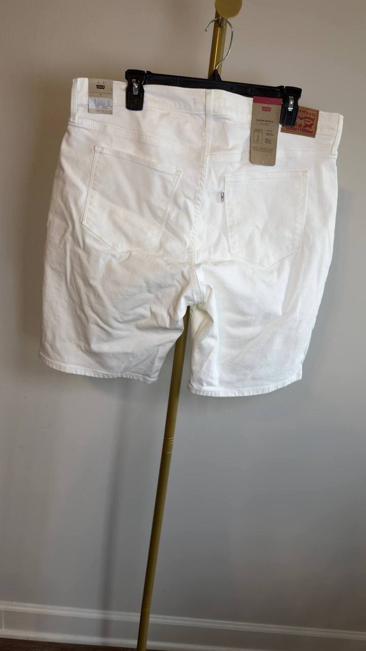Levi’s Plus Size Mid‑Rise Shaping Bermuda Shorts White 18 NWT $55