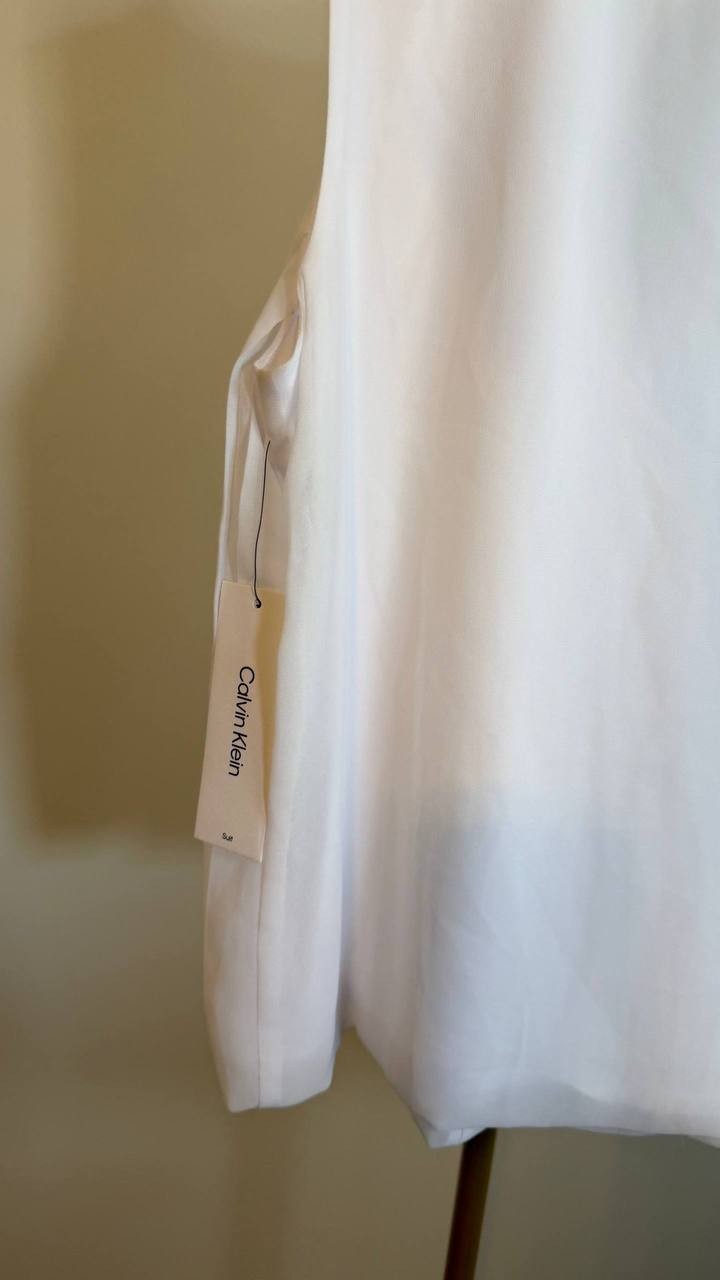 Calvin Klein Women’s Sleeveless Pleated Blouse White Size XL NWT (needs washing)