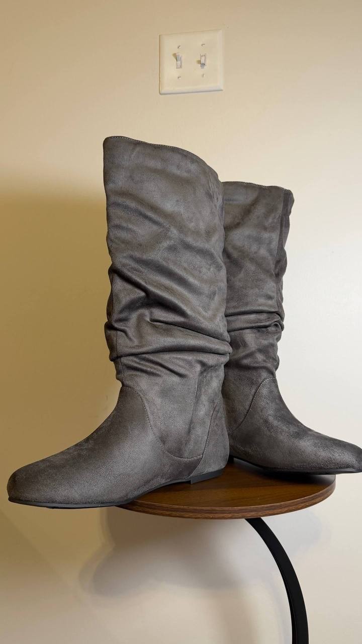 Journee Collection Jayne Boots 12M Grey Faux Leather Riding Pull‑On NIB msrp$129