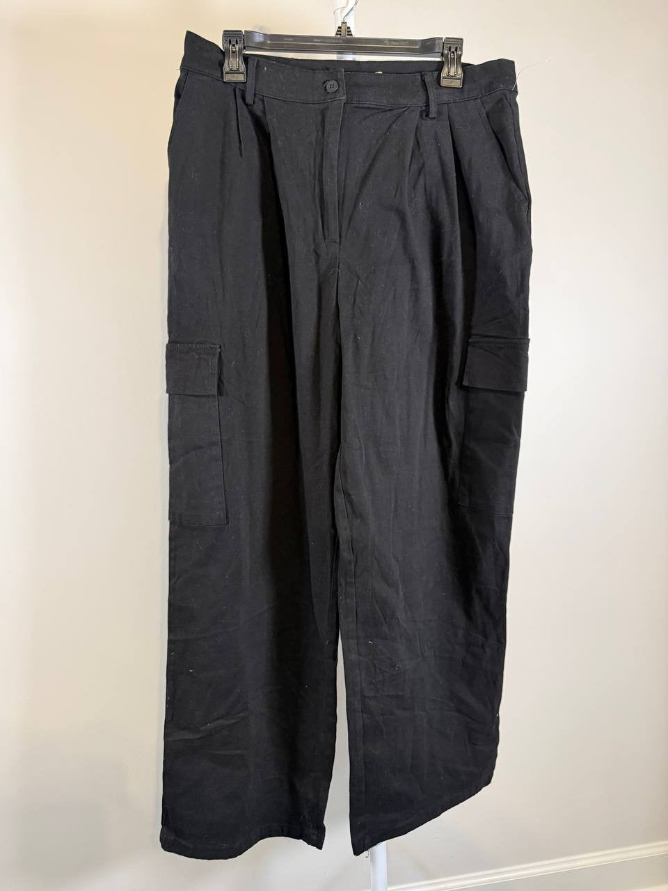 Hunter & Brown Pleated Cargo Pants – Size XL – Black – NWT