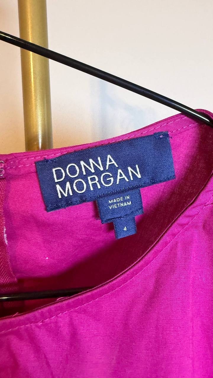 Donna Morgan Gathered-Waist Extended-Shoulder Dress Fuchsia 4 NWT $118