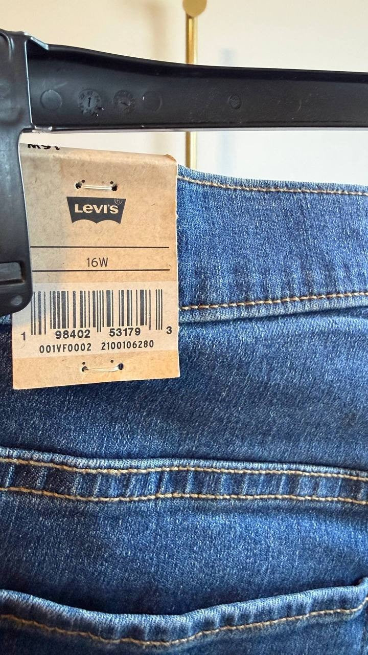 Levi’s Shaping Bermuda Shorts Dark Wash Size 16W NWT $49.50