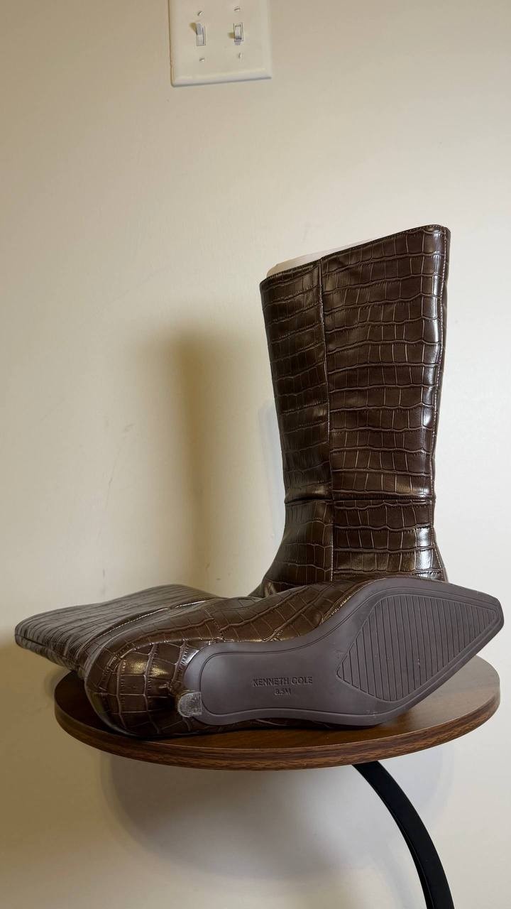 Kenneth Cole Meryl Boots 8.5M Brown Snip Toe Kitten Heel Pull‑On NIB msrp$199