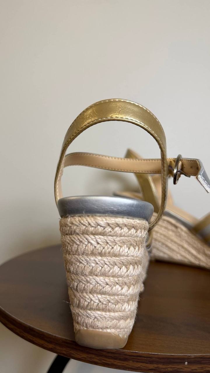 Kenneth Cole Reaction Metallic Wedge Sandals 8.5M New in Box  MSRP 89$