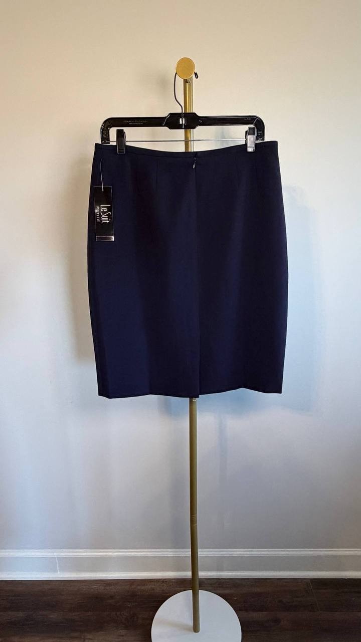 Le Suit 2‑Pc Knee Length Skirt Suit Navy 10P NWT $140