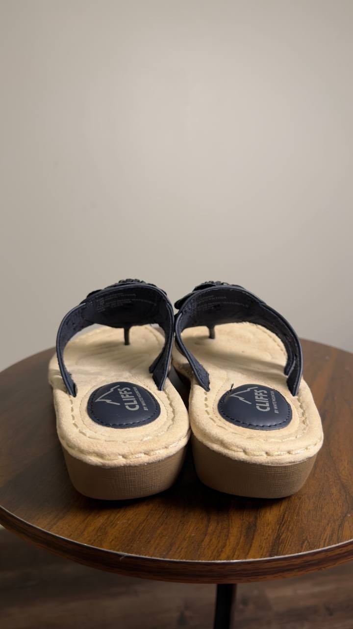 Cliffs by White Mountain  Thong Sandals  Navy  7  New  $59