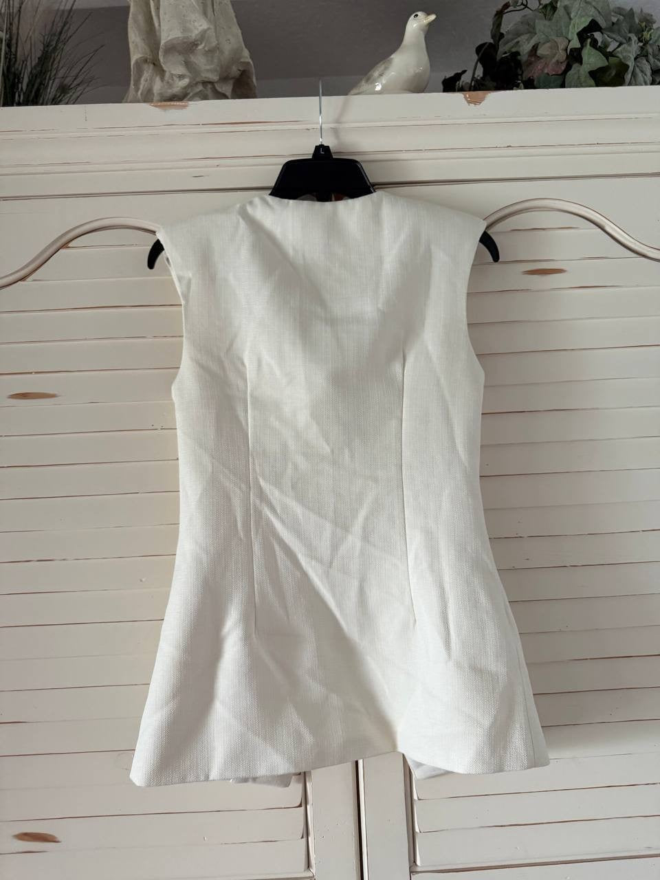 Endless Rose Cream Tailored Vest XS with Button Front Pockets, Lined, Slim