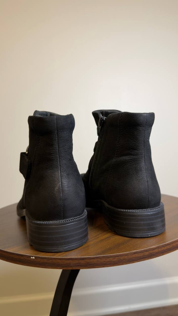 Clarks  Adalynn  Faye  Ankle  Booties  Black  Nubuck  8M  New  With  Box  $130