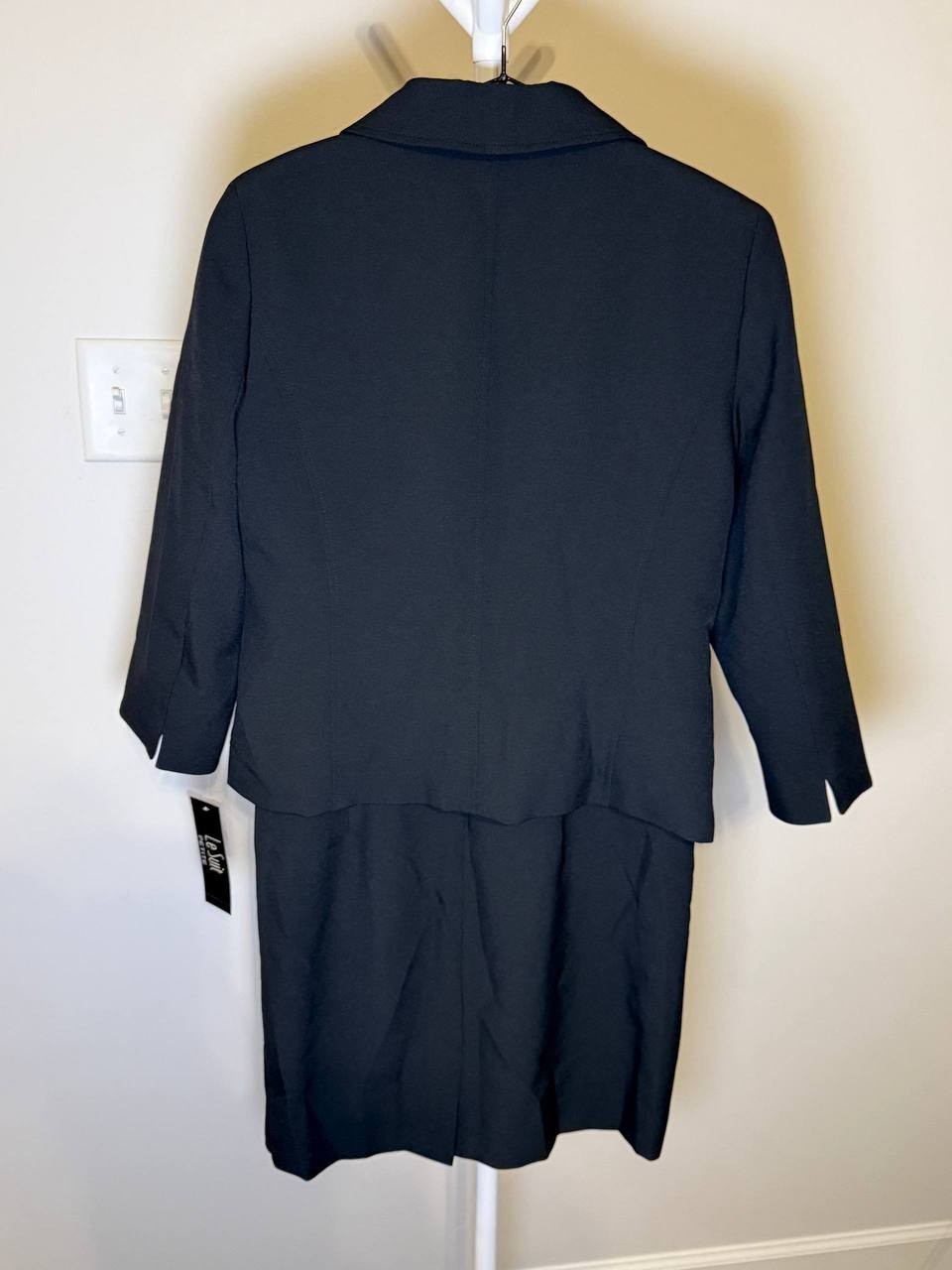 Le Suit Women’s Button Blazer Dress Suit– Black – 6P – NWT – $300