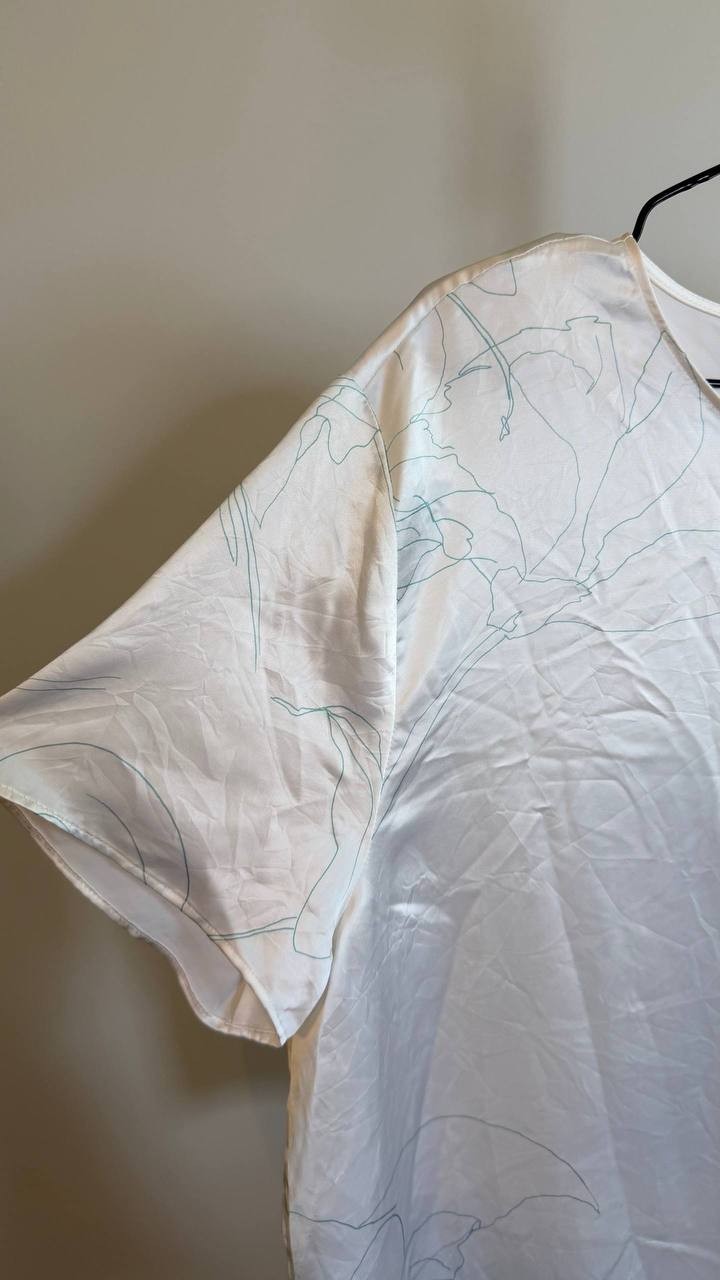 Calvin Klein Printed Crushed Satin Top White Floral Etched Size XL $69 preowned