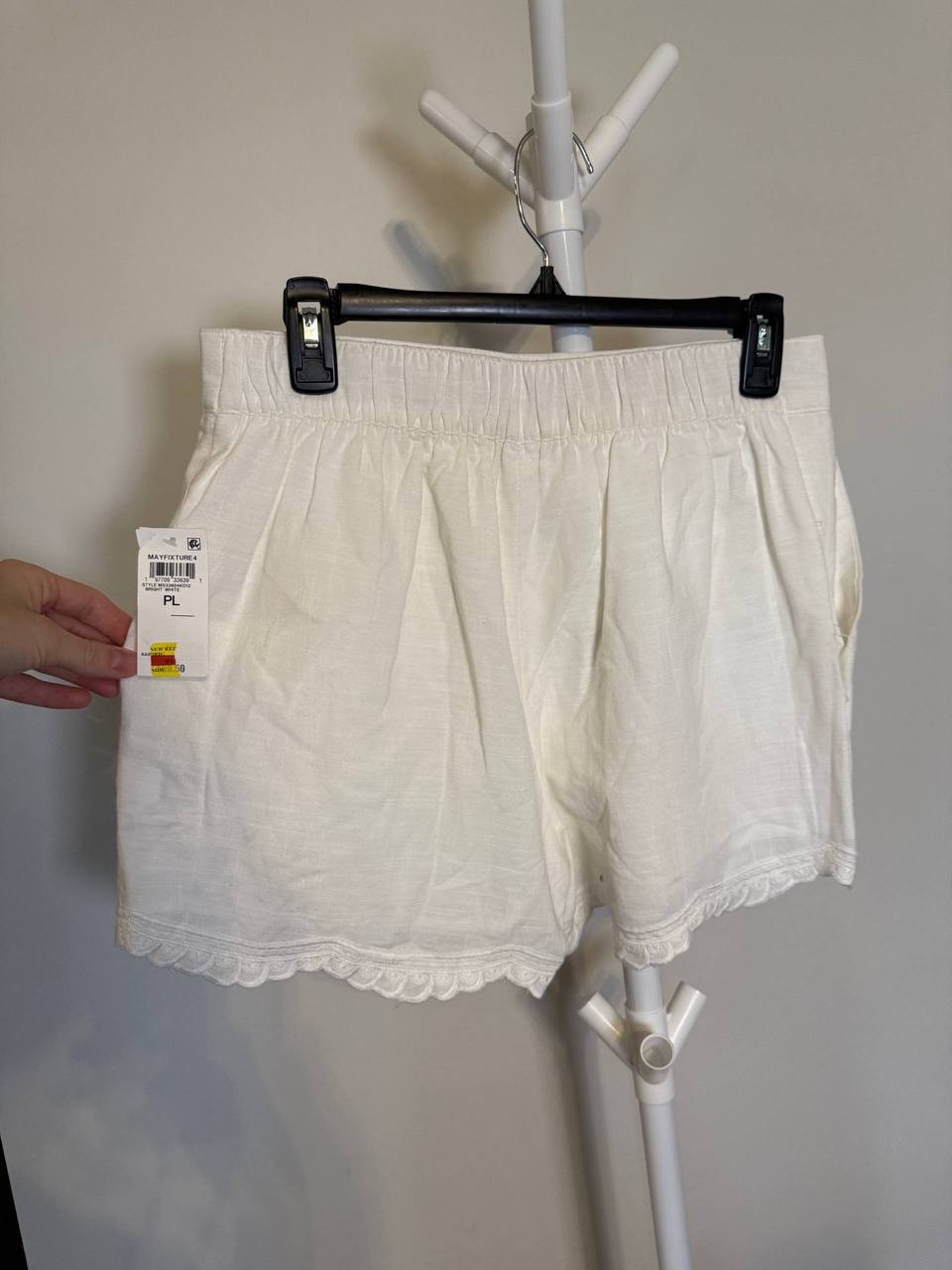 And Now This Embroidered Scalloped Lace Shorts – Size PL – NWT-$59