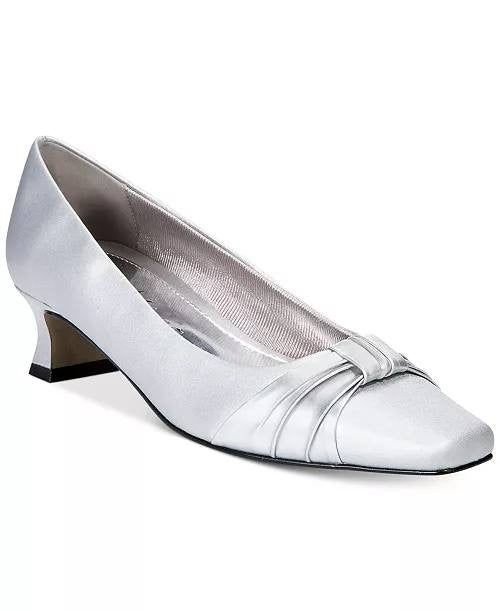 Easy  Street  Waive Pumps  Silver  7W  New  $70