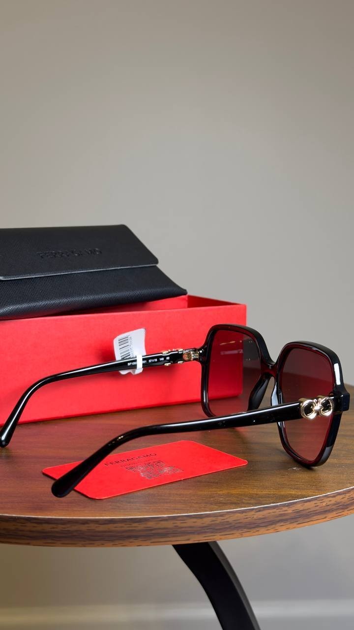 Salvatore Ferragamo Women’s Square Frame Sunglasses Black OS  NWT